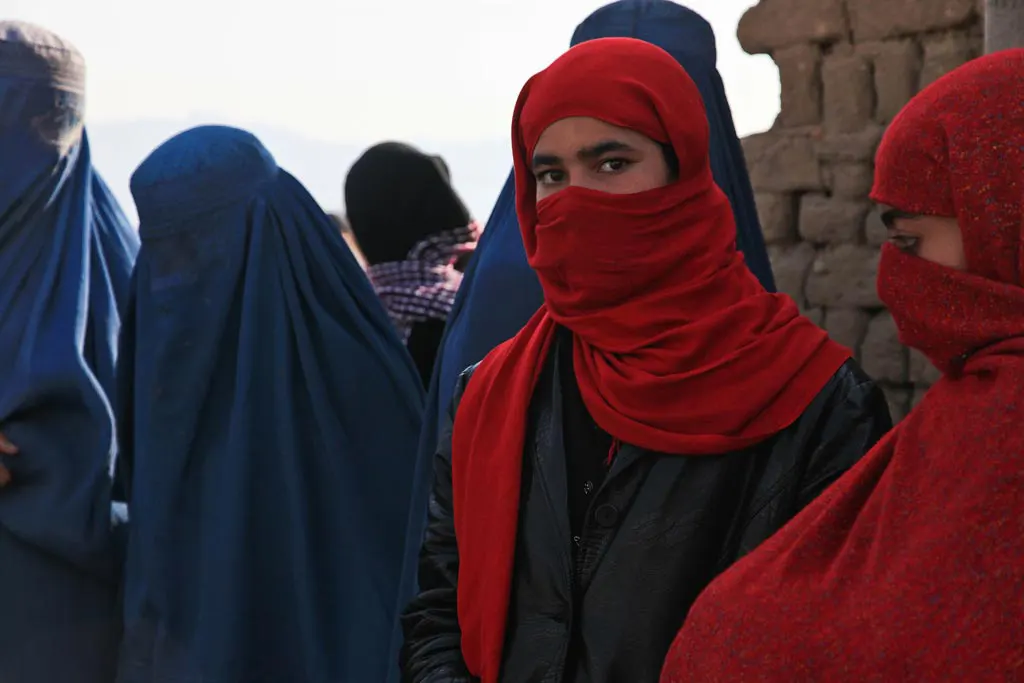 Afgán nők burkában
