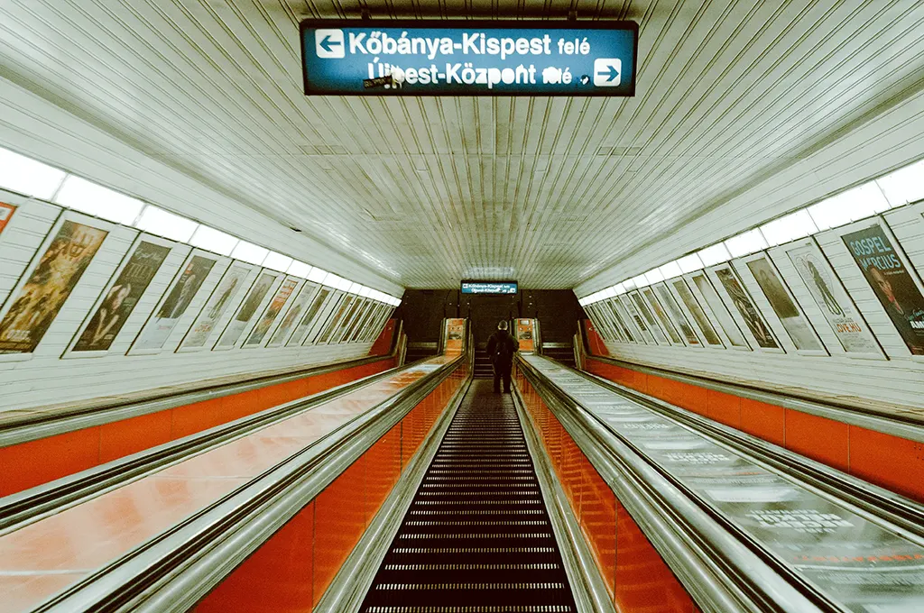 Budapest, metró, mozgólépcső, Újpest-Központ felé