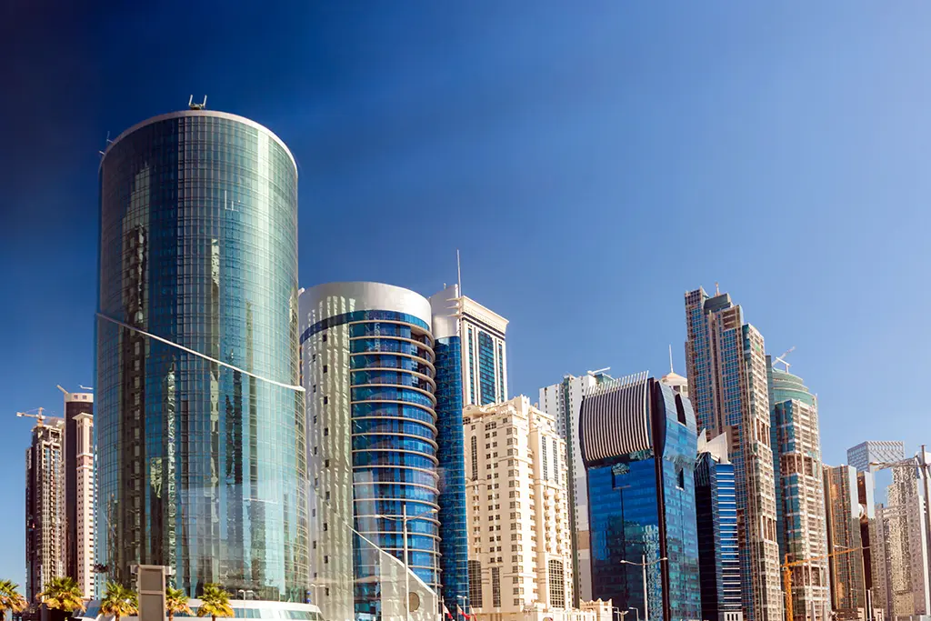 felhőkarcolók Doha belvárosában