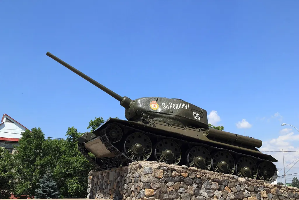 katonai emlékmű, tank, Moldova
