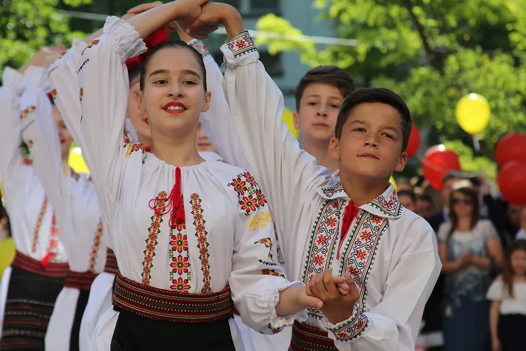 moldáv népviselet