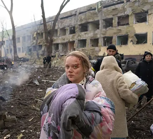szülészet bombázásának túlélője, Mariupol, Ukrajna