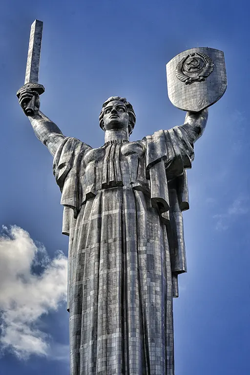 Kijev, Anyaföld szobor
